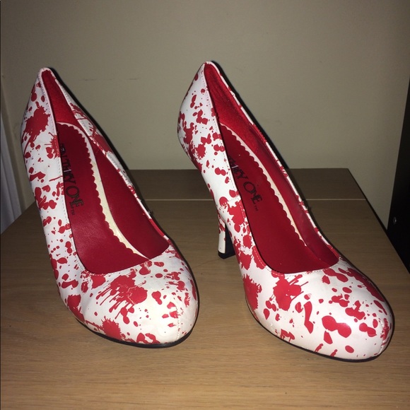 🚨🚨Bloody Shoes...💋👠🔪